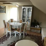 Meggyes 발라톤알마디