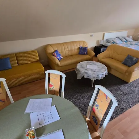 Apartment Meggyes *